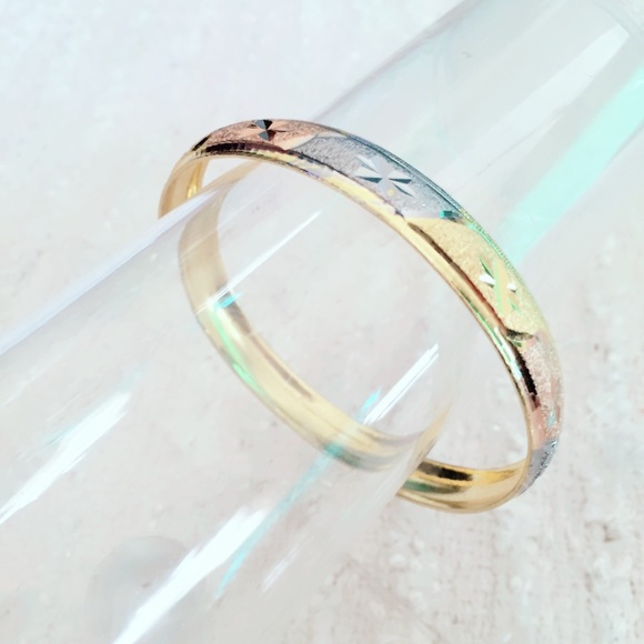 Vintage Jewelry - Tri Tone Etched Bangle Bracelet